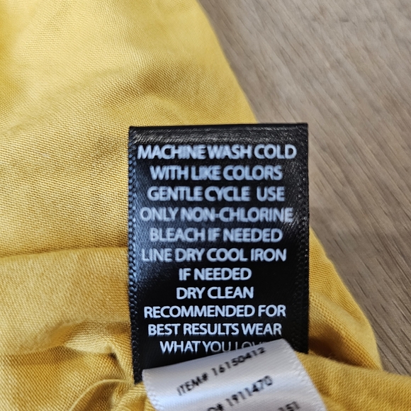 NWT Torrid Mustard Long Sleeve Super Soft Turtleneck Swing Tee T-shirt - Picture 7 of 8